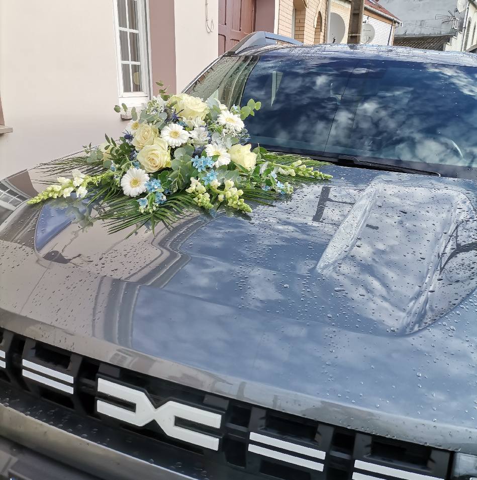 Composition dans les tons bleus pour une voiture
