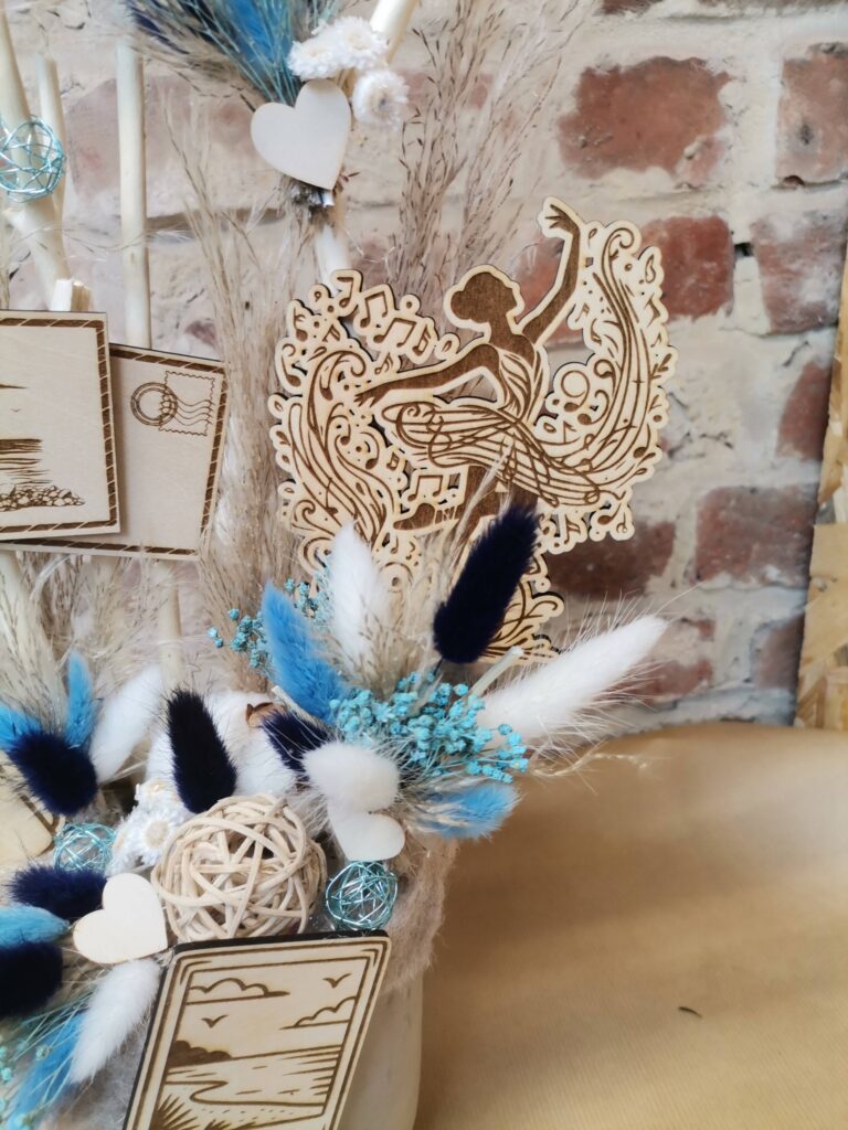 Composition fleurs séchées thème voyage & danse